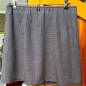 AMERICAN EAGLE Classic Black and White Checkered Skirt